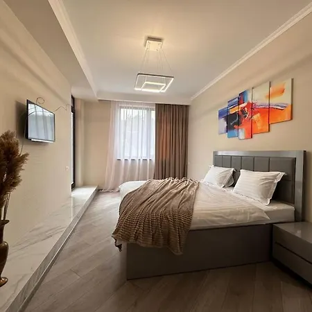 Apt With Terrace To Chill And Mountain View تساجكادزور المظهر الخارجي الصورة