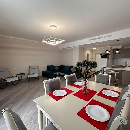 Apt With Terrace To Chill And Mountain View تساجكادزور المظهر الخارجي الصورة